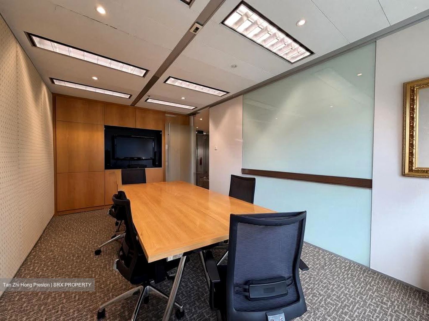 Gateway West (D7), Office #610500841